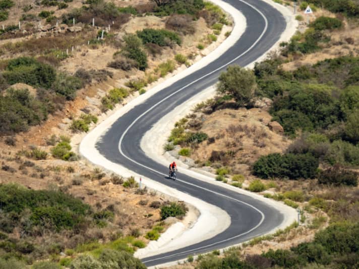 Feiner Belag, sanfte Kurven, kaum Verkehr: Östlich von Tanger liegt ein Top-Revier für schma­le Reifen