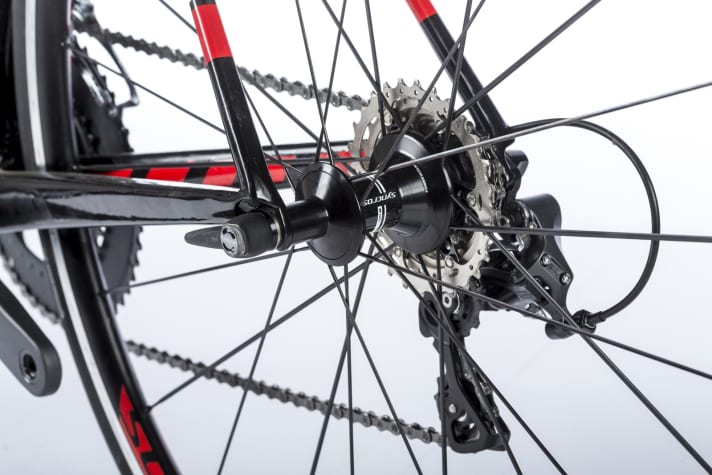   Swiss Connection: Die hochwertigen Synchros-Laufräder mit eleganten Naben werden von DT-Swiss gefertigt – wie Scott eine Schweizer Marke.