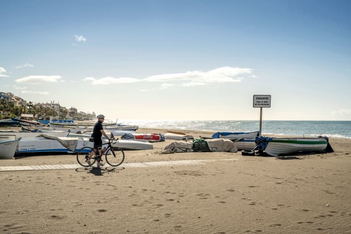 Eher Málagas Vorort ­als Touristenhochburg: Playa Rincón de la Victoria (Tour 2)