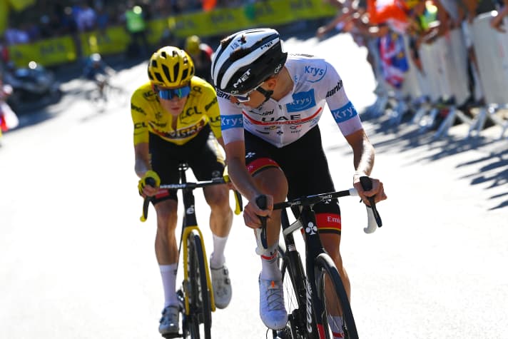Tadej Pogacar (vorne) und Jonas Vingegaard treffen bei Paris-Nizza erstmals seit der Tour de France 2022 wieder bei einem Etappenrennen aufeinander