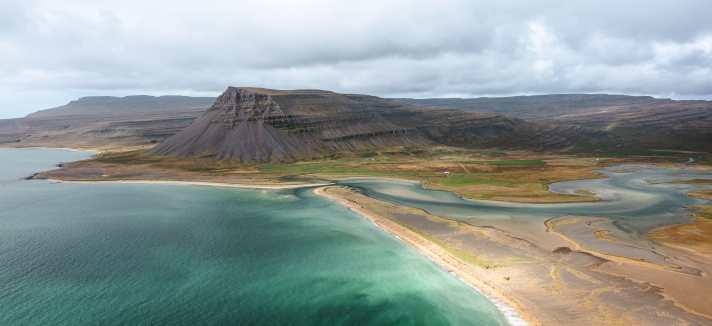 Barðastrandarsandur heißt der atemberaubend schöne Strand an der Südküste der West­fjorde (Tag 6)