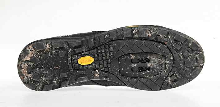 Die Vibram-Sohle mit grobem Profil ist eine gute Wahl für alpines Gelände. Sher kurzer Cleat-Kanal