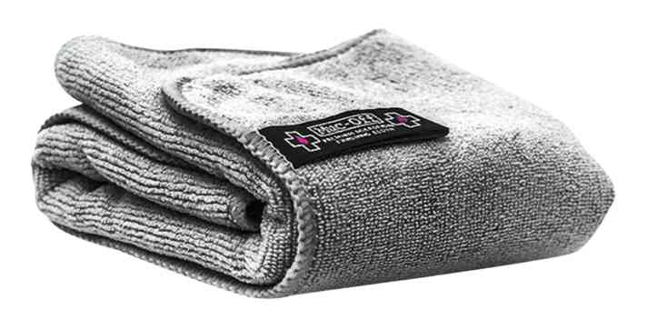 ...  für eine glänzende, streifenfreie Oberfläche.