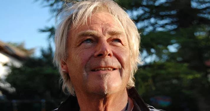 ​Die Zusammenarbeit mit Sportmediziner Dr. Ludwig Geiger hat bei der Entwicklung der Life-Serie eine zentrale Rolle gespielt. "Die spezielle Rahmenkonstruktion mit tiefem Einstieg erleichtert den Aufstieg, verteilt das Körpergewicht optimal und entlastet Wirbelsäule und Gelenke", erklärt Geiger.