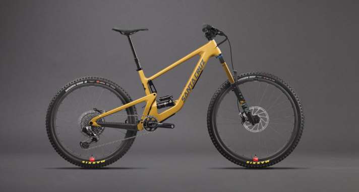   Das neue Santa Cruz Bronson in der zweiten erhältlichen Rahmenfarbe. Das Foto zeigt das 9999-Euro-Modell mit elektronischer Sram X01 AXS.
