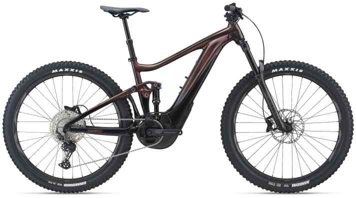  Los geht's bei 4399 Euro mit einer Rockshox 35 Gold-Federgabel und Shimano-Deore-Schaltung – immerhin 12fach!