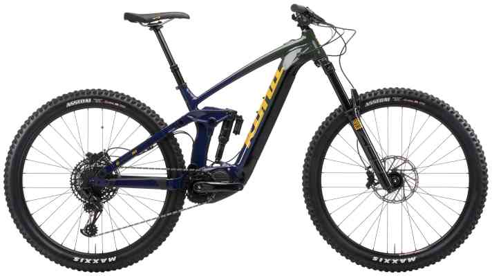   Kona erweitert seine E-MTB-Flotte und setzt flächendeckend auf Shimano-Antriebe. Topmodell mit EP8 ist das Remote 160 DL. Ein E-Enduro mit 29er-Laufrädern, 160 Millimetern Hub und flacher Geometrie. Im Rahmen sitzt weiterhin der 504-Wh-Akku von Shimano.