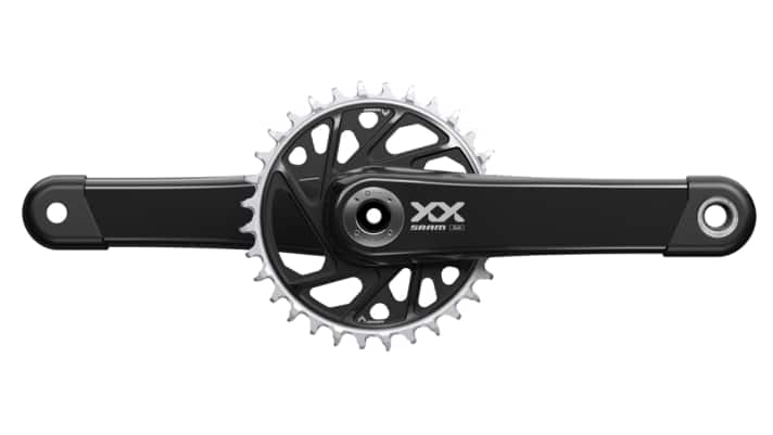 Edel und leicht: Die XX Transmission-Kurbel besteht aus Carbon mit Schaumstoffkern. Größte Neuerung ist die 8 Loch-Aufnahme für das Kettenblatt, die Powermeter-Option sowie das T-Type-Design der Klettenblattzähne.