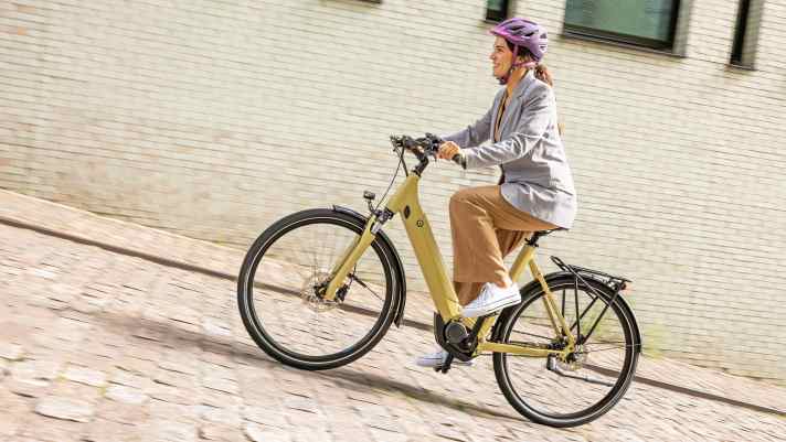 Der Yamaha PW C2 verfügt über einen automatischen Unterstützungsmodus. In diesem erkennt der Antrieb Steigungen und steuert die entsprechende Leistung automatisch zu.