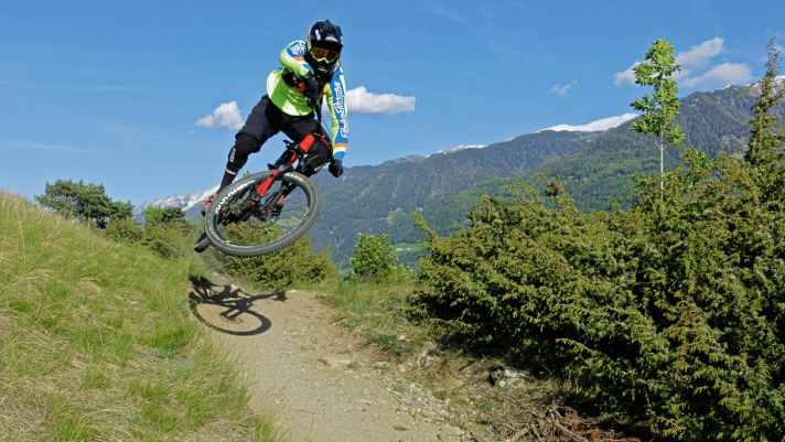   Tobi Brehler und seine Beziehungs zum Commencal Meta AM V4 Race