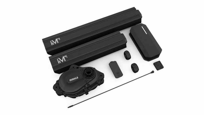 Das Komplettsystem rund um den neuen Mahle M40 E-Bike-Motor mit den beiden Akku-Varianten.