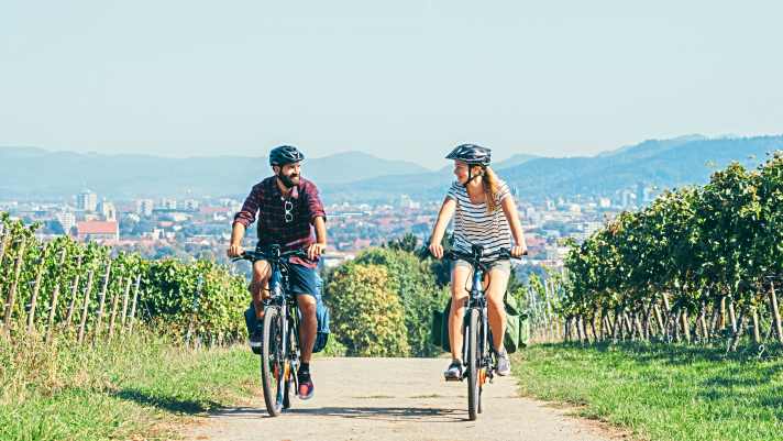 Hügelig wird es auf dem Weinradweg bei Freiburg.