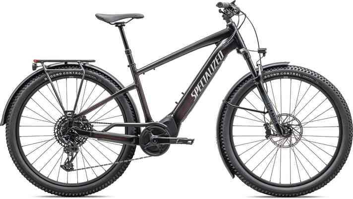 Seine MTB-Gene kann das  Specialized Turbo Tero nicht verleugnen. Mit Schutzblechen, Lichtanlage und Gepäckträger ist es aber voll alltagstauglich.