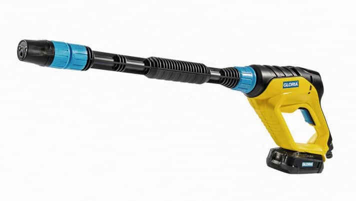   Glorias Multijet ähnelt in der Handhabung einem Akku-Schrauber. Grober Schmutz wird dafür schon auf Druckstufe zwei ordentlich abgeräumt. Der Gloria arbeitet extrem autark und saugt Wasser aus jeder Quelle, mit dem integrierten Aufsatz auch aus einer PET-Flasche. Besonders praktisch mit dem optional erhältlichen 10-Liter-Kanister. >> <a href="https://amzn.to/3pAzekm" target="_blank" rel="noopener noreferrer nofollow">bei Amazon aktuell für 174 Euro statt 219 Euro erhältlich</a> *.