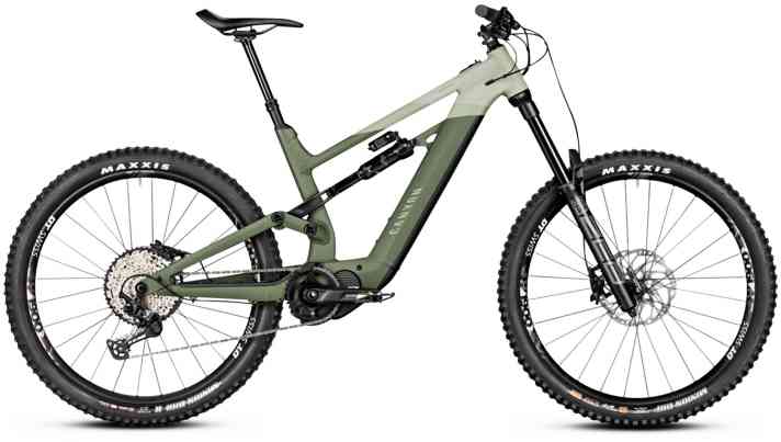 Mit leichtem Akku, 180 Millimetern Federweg und Downhill-Geometrie ist das Canyon Torque:ON auf Krawall gebürstet. Dicke Drops, Sprünge und Bikepark – alles kein Problem. Der Preis ist mit 4799 Euro sehr fair. Absolut nicht einsteigertauglich!
