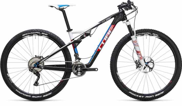   Die SL-Version des Cube AMS im Teamline-Design wechselt für 4999 Euro den Besitzer, verfügt dafür aber auch über eine komplette Shimano XTR Schaltgruppe (2x11), DT Swiss Aluminium-Laufräder und wiegt insgesamt 10,5 Kilo.