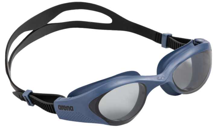 Besser vorher anprobieren: z.B. eine Schwimmbrille von Arena.