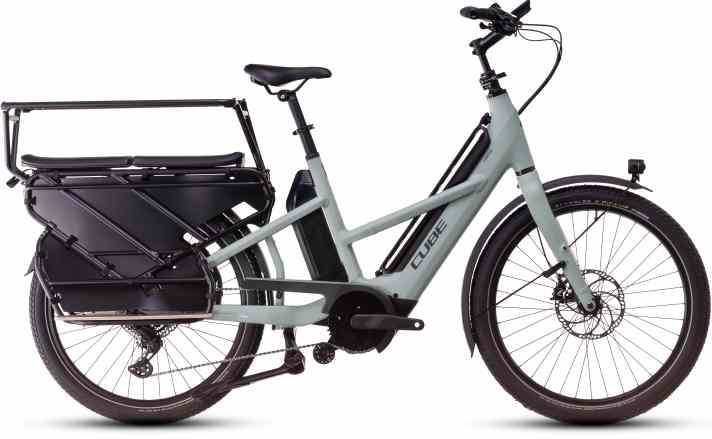 Im Modelljahr 2025 geht das Cube Longtail Sport Hybrid Family mit dem Bosch Cargo Line Motor, Shimano Cues 10-fach Kettenschaltung und insgesamt 1350 Wh an den Start.