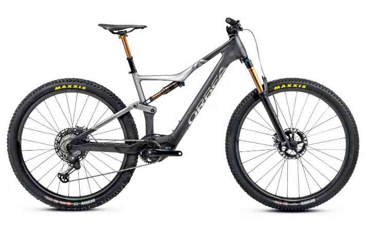 Orbea Rise: Motor 
Shimano EP8 RS, 
Akku 
360 / 540 Wh
, fest verbaut