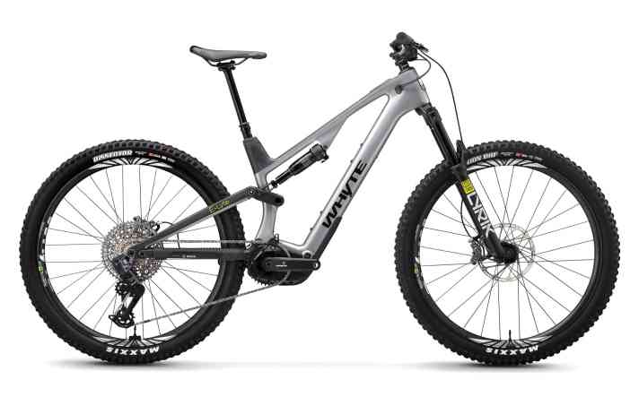 Whyte E-Lyte 150 RSX: Bosch Performance SX // 400 Wh // 29 Zoll // 150/142 mm // 8000 bis 11000 Pfund.