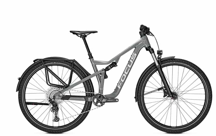   <a href="https://luna.r.lafamo.com/ts/i5034112/tsc?amc=con.blbn.497955.507800.14447882&smc=BIKE&rmd=3&trg=https%3A%2F%2Fwww.fitstore24.com%2Fde%2Ffocus-thron-6-8-eqp-gray-2022" target="_blank" rel="noopener noreferrer nofollow">Vollausgestattet und für geländegängige Pendlerfahrten gerüstet: das Thron 6.8 EQP für 2199 Euro</a> *.