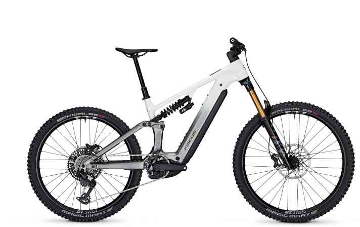 Funktional schon “volle Hütte”: Das Focus Sam² 6.9 mit Fox-Factory-Fahrwerk ab 7199 Euro.