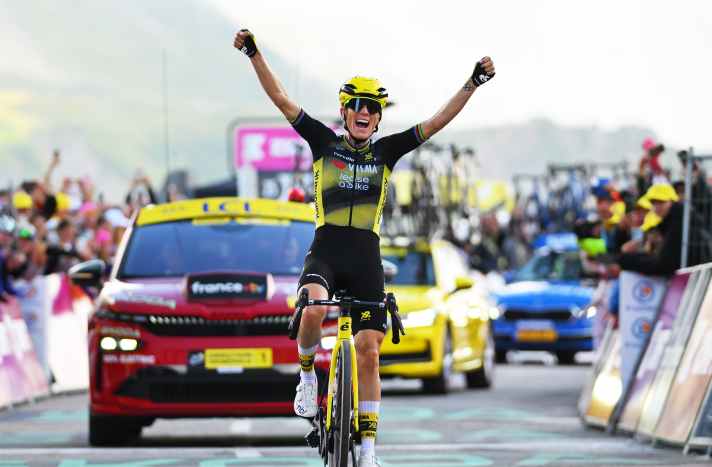 Pauline Ferrand-Prévot hat die Bergankunft am Col de Madeleine mit deutlichem Abstand auf die Konkurrenz gewonnen und steht damit vor dem Gewinn der Tour de France Femmes 2025.