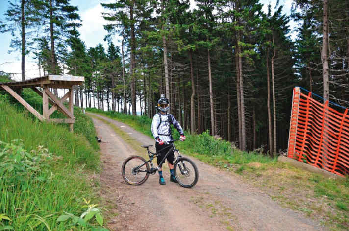   Falsche Dimensionen: Viele Sprünge sind nur für Profis ausgelegt. Zu weites Gap mit flacher Landung (Braunlage).