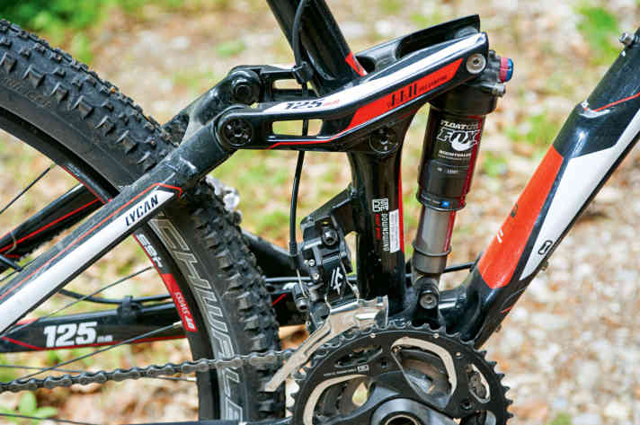   Kinematik und Dämpfer sind perfekt aufeinander abgestimmt, was das KTM Lycan zur Sänfte bergab macht.