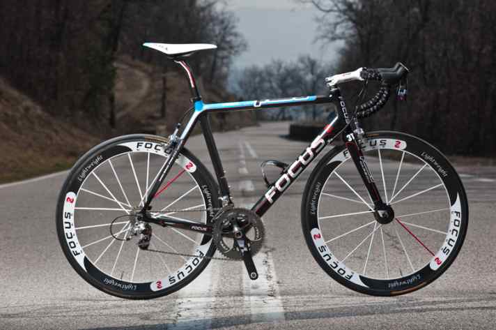   PLUS: hohe Sicherheitsreserven; agil MINUS: wenig Komfort; Bremsverhalten 