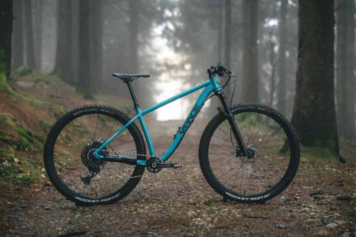 Das VPace Matz29L Hardtail rollt auf 29 Zoll großen Laufrädern und ist ein besonders vielseitiges Jugend-Bike.