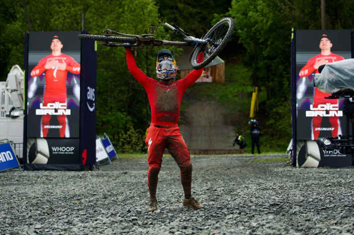 Loic Bruni siegt im ersten DH Worldcup in Polen.