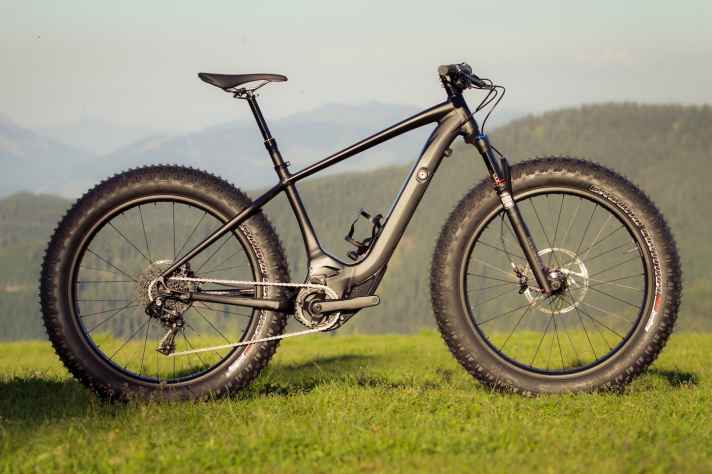  Vom Specialized Levo gibt es auch drei Hardtail-Versionen: Ein 29er, ein 6Fattie-Bike und ein Fatbike (im Bild). Das Levo HT Expert als Fatbike soll 4699 Euro kosten.