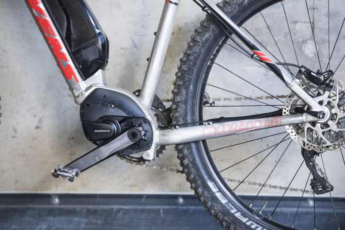 Beim BIKE Festival 2016 in Riva wurde der neue Shimano-Antrieb vorgestellt. 2017 verbauten viele Hersteller das System erstmals an ihren E-Mountainbikes.