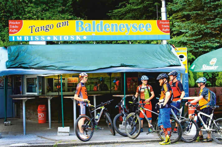   Imbissbuden gibt es an jeder Ecke im Ruhrgebiet.