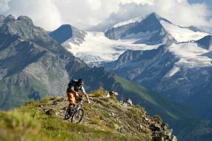   Trail-Einstieg mit Blick auf die Pyramide des Großvenedigers.