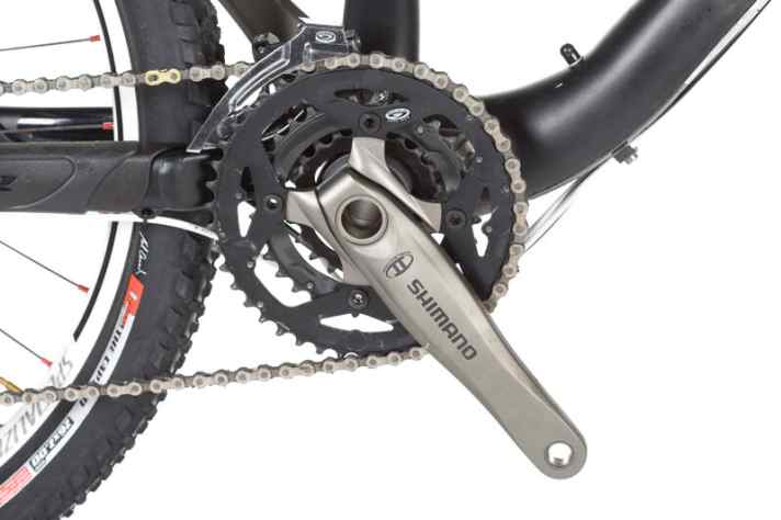   Die gruppenlose Shimano-FC-M762-Kurbel passt nicht ins Bild eines Hightech-Bikes.