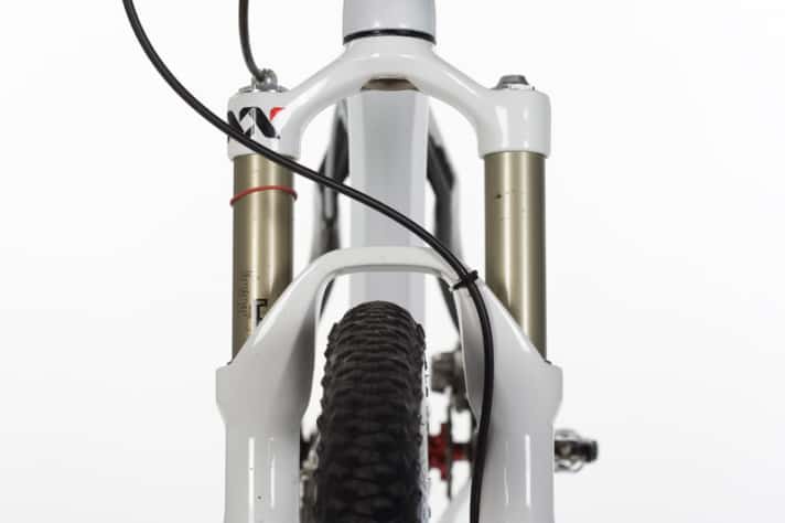   Schnell und ergonomisch: Der Griff zum X-Loc-Hebel an der SIDGabel.