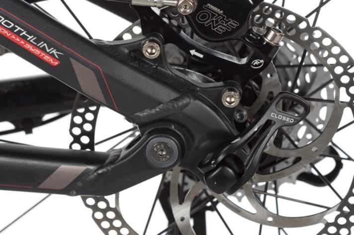   E-Thru 142 x12 mm nennt sich das neue Shimano-Achssystem, das über Fox-Schnellspannhebel bedient wird.