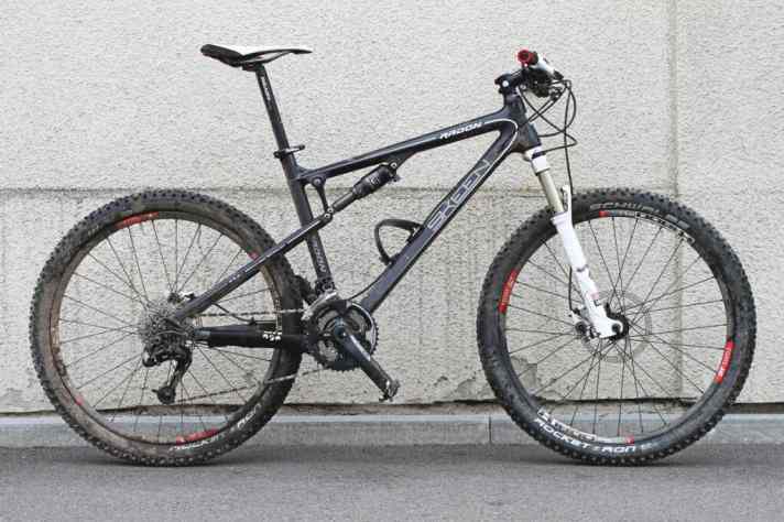 Vor dem Kauf eines gebrauchten Mountainbikes: genau hinschauen, um mögliche Kostenfallen identifizieren zu können.   Im Zweifelsfalle eine zweite Person mitnehmen, die sich auskennt, oder aber: Finger weg!