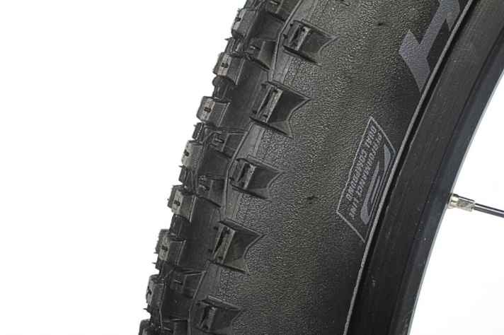   Thema Reifen: Schwalbe ist nicht gleich Schwalbe und Conti nicht gleich Conti. Oft greifen Hersteller auf die günstigeren Modelle zurück. Im Falle KTMs zusätzlich auf ein schmales Exemplar.