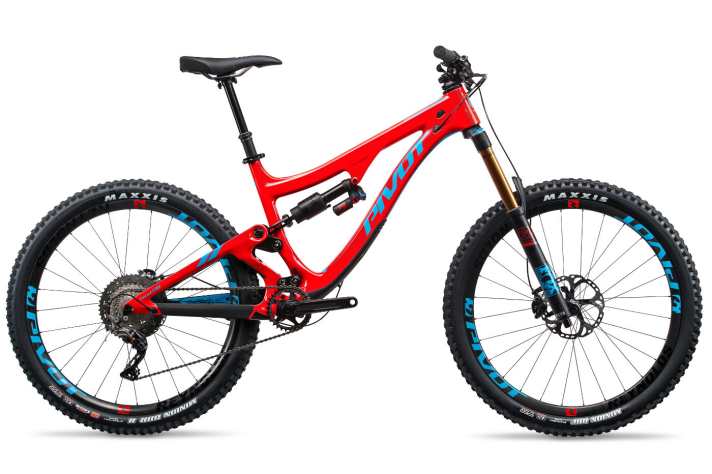   Das Pivot Firebird in feuriger Lackierung und mit XT/XTR-Schaltungsmix.