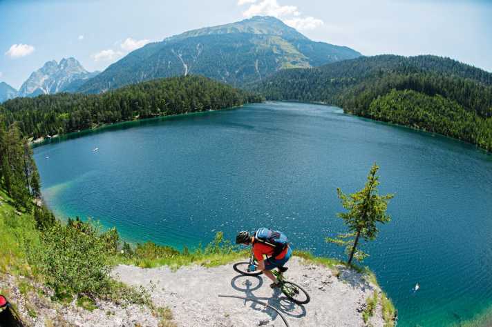   Blindsee: das blaue Auge am Fernpass.