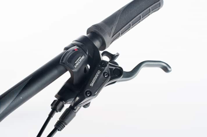   MINUS – Norco, Fuji, Cannondale, Orbea: Shimanos gruppenlose Bremse ist unergonomisch und verfügt über wenig Power. Für den Trail-Einsatz hätten wir uns mehr erwartet.