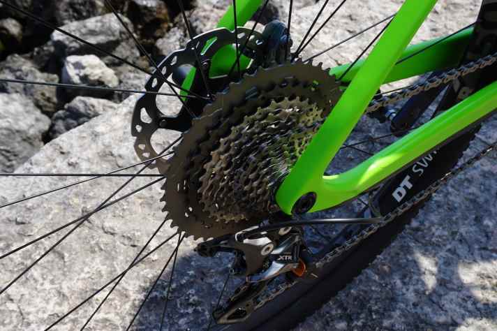   Bei der Einfach-Variante des Rose Psycho Path 3 wird für eine große Gangspreizung eine Shimano-Kassette mit 11-46 Zähnen verbaut.