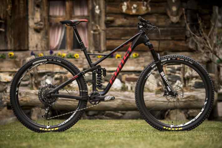   Unser Testbike in Latsch: Ein Ghost SL AMR mit Rock Shox Super Deluxe Coil Dämpfer.