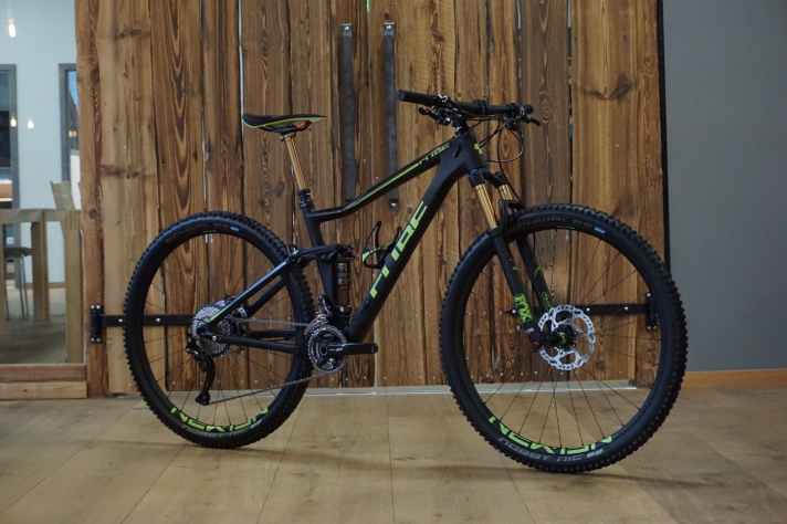 Das Stereo 120 ist der Touren-Klassiker von Cube. Für 2018 bleibt der Rahmen unverändert. Das abgebildete Topmodell kostet 3499 Euro. Bei <a href="mountainbikes/all_mountain/test-2016-all-mountain-fullys-29-cube-stereo-120-hpc-race/a33952.html"  rel="noopener noreferrer">unseren BIKE-Tests</a>  hat das Trailbike stets sehr gut abgeschnitten.