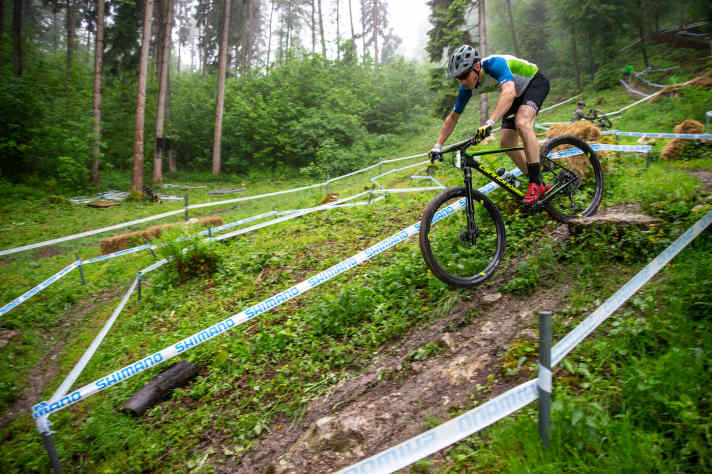  Erste Testfahrten auf der Worldcup-Strecke in Albstadt. Beim <a href="mtb_news/events_rennen/mercedes-benz-uci-mountain-bike-world-cup-in-albstadt-2018/a38808.html"  rel="noopener noreferrer">Mercedes-Benz UCI Mountain Bike World Cup in Albstadt</a>  werden Manuel Fumic, Henrique Avancini und Maxime Marotte das neue Race-Bike ihres Sponsors fahren.