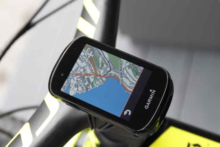 Zoomen in der Karte – eine Garmin EU-Karte ist bei allen Geräten vorinstalliert – geht dank des neuen Prozessors deutlich schneller.