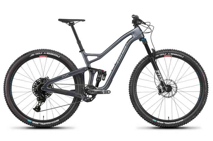   Jet 9 RDO 2 Sterne: Sram SX Eagle mit Niner 30mm Alu-Laufradsatz und Sram Level-Bremsen für 4299 Euro.